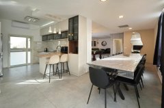 אחוזה על המים 15